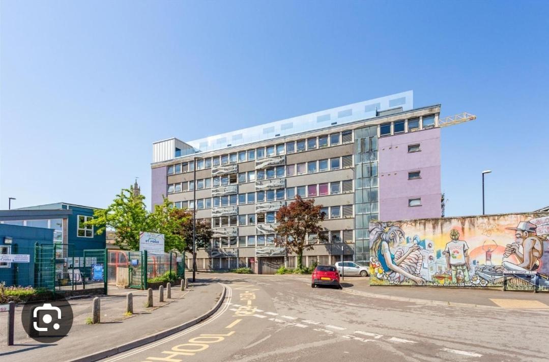 Trendy, Urban Open Plan Apartment Bristol Kültér fotó